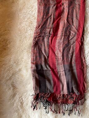 Red & gray wrap